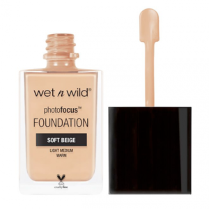 Wet n Wild Photo Focus tečni puder Soft Beige