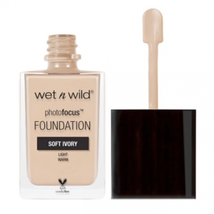 Wet n Wild Photo Focus tečni puder Soft Ivory